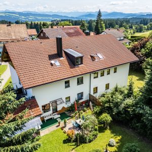 Scheidegg - Solide Kapitalanlage: Gepflegte Doppelhaushälfte